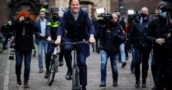 Dutch PM Mark Rutte and his entire cabinet quits